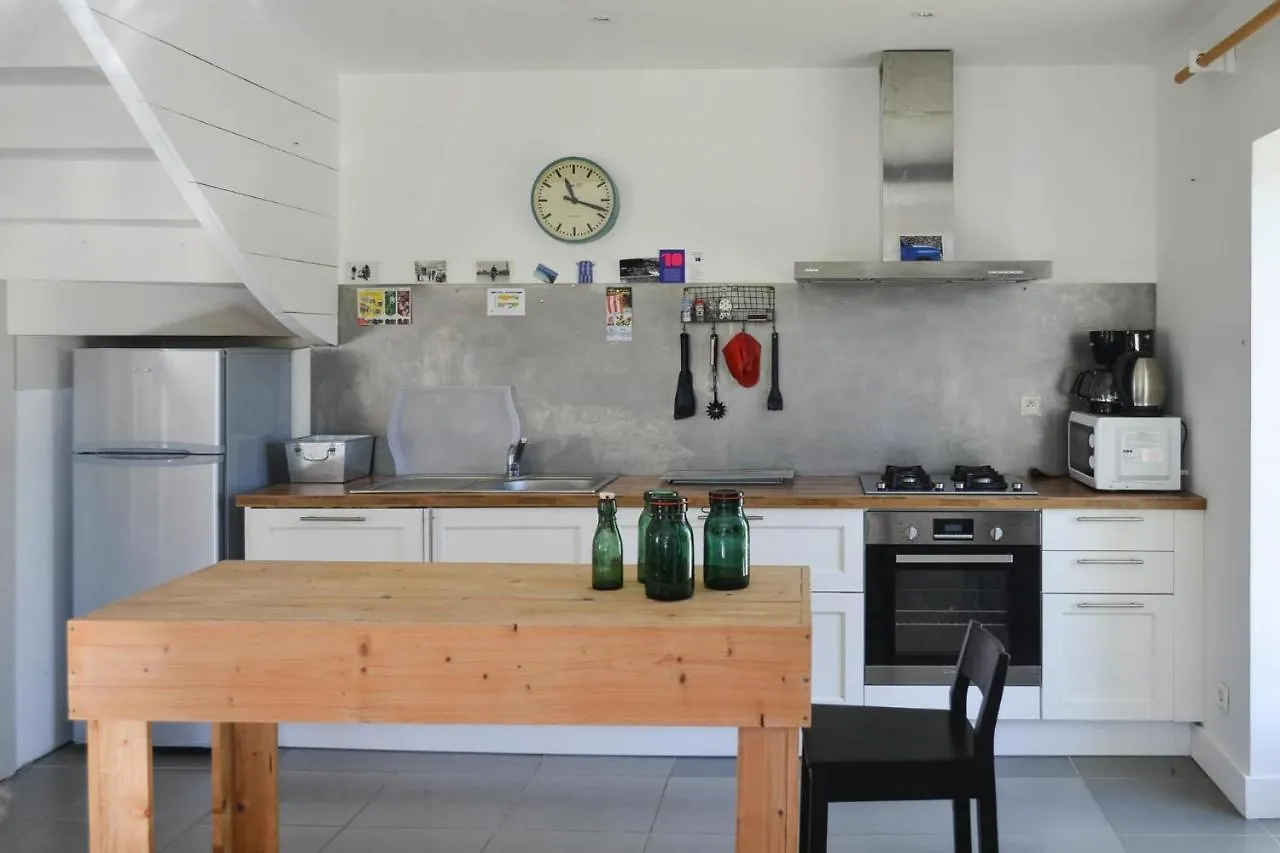 Comfortable Holiday Home With Enclosed Garden Locquirec 0*,