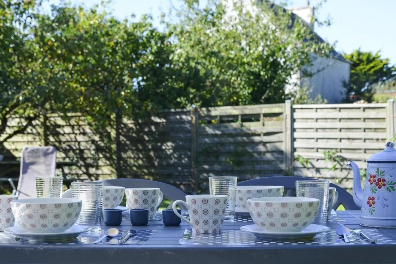 Comfortable Holiday Home With Enclosed Garden Locquirec Γαλλία