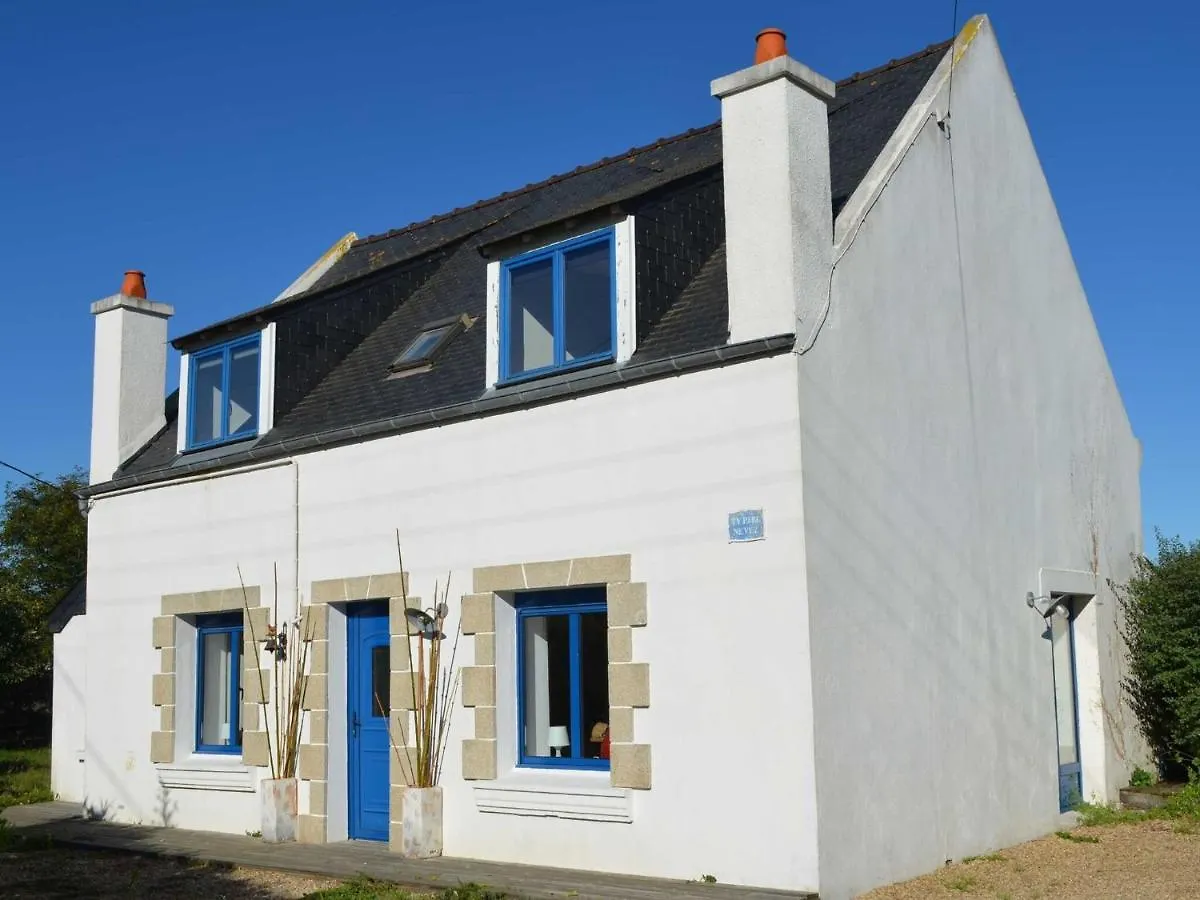 Comfortable Holiday Home With Enclosed Garden Locquirec